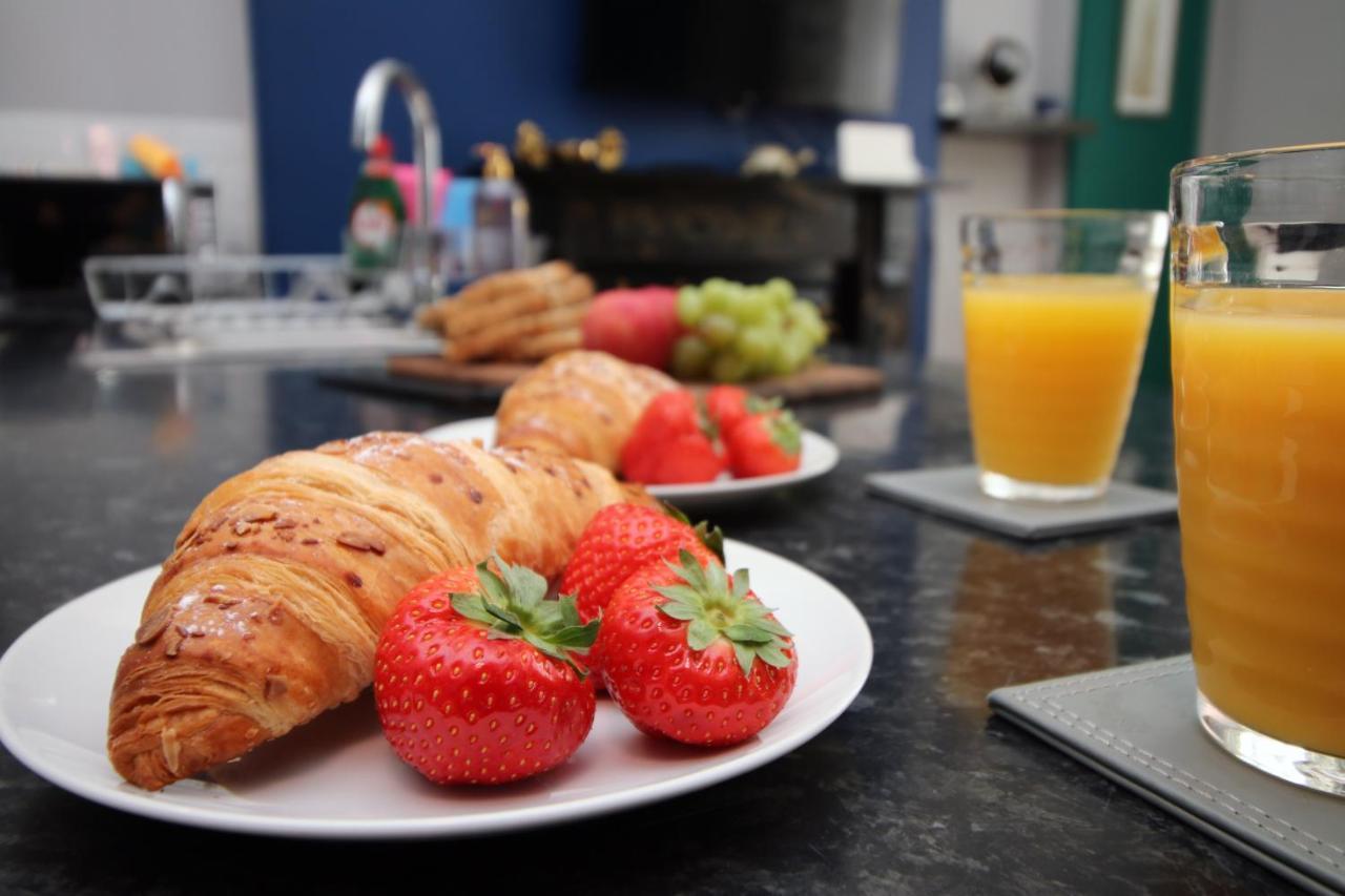 Sleek And Stylish 2 Bed In Clifton - Garden Apartment Bristol Bagian luar foto