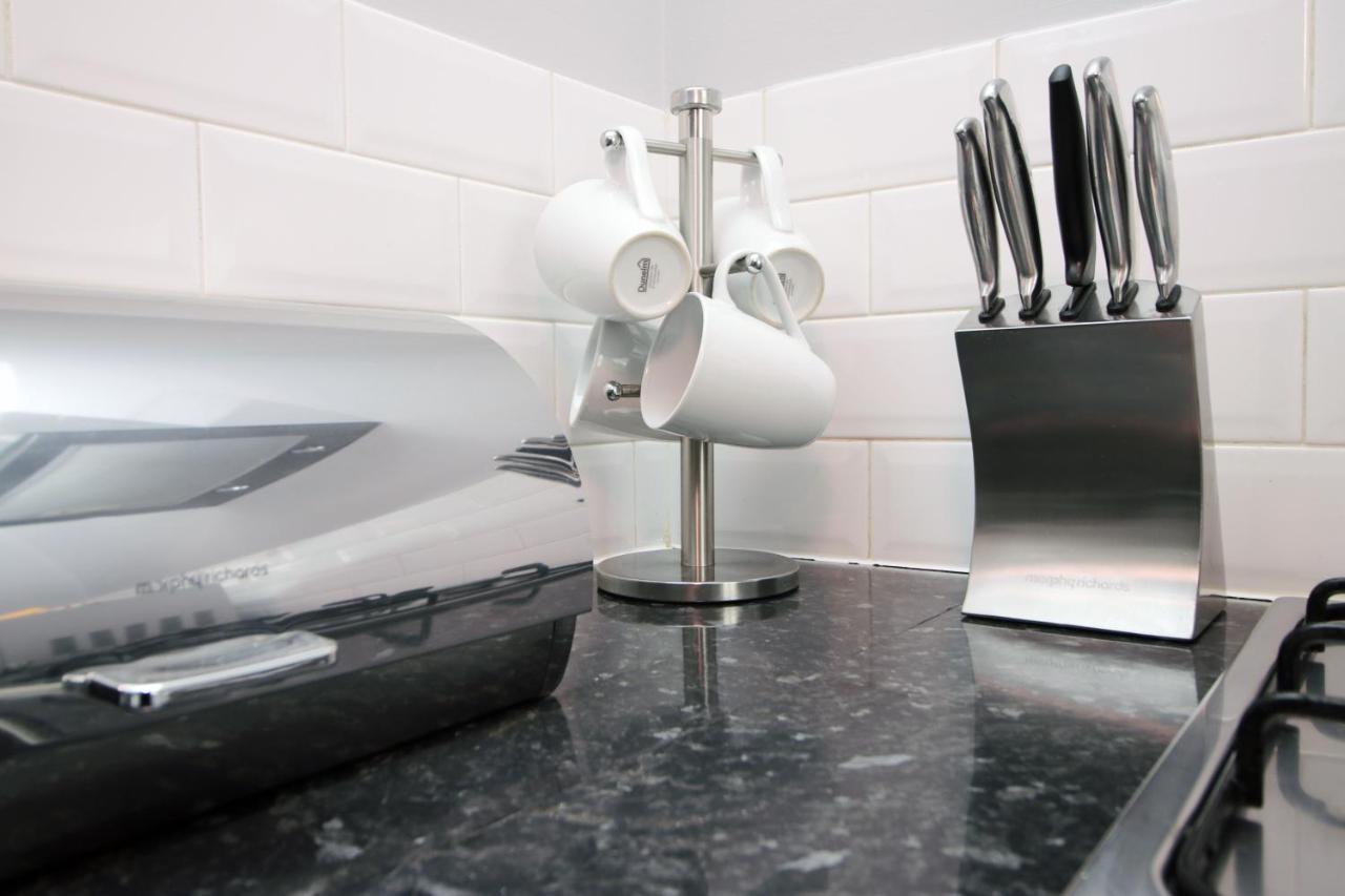 Sleek And Stylish 2 Bed In Clifton - Garden Apartment Bristol Bagian luar foto