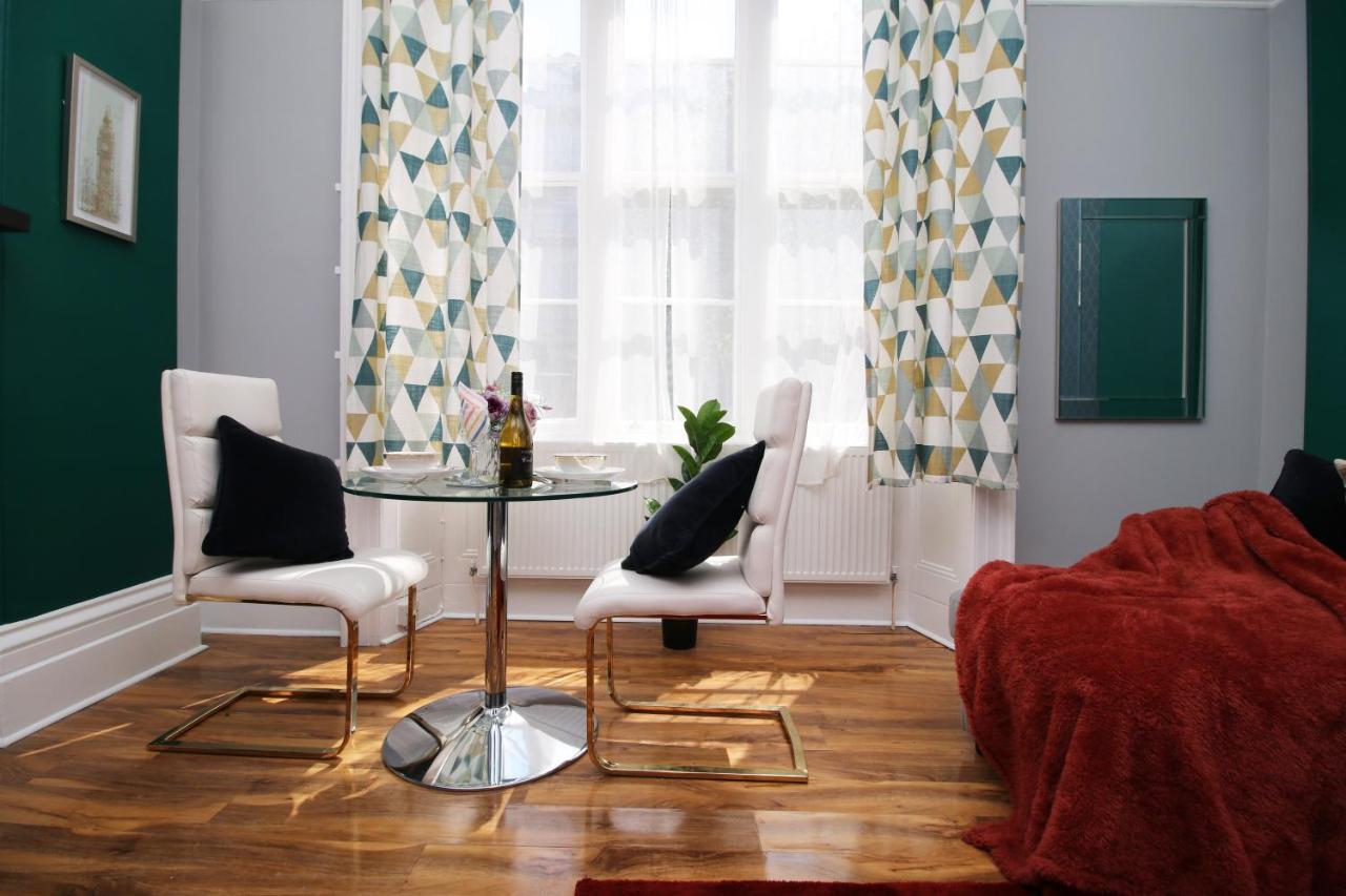 Sleek And Stylish 2 Bed In Clifton - Garden Apartment Bristol Bagian luar foto