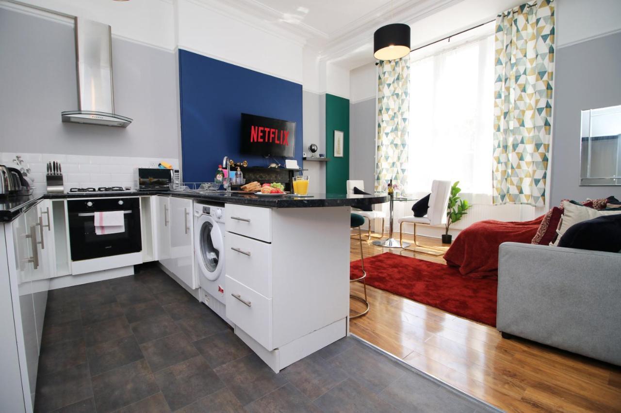 Sleek And Stylish 2 Bed In Clifton - Garden Apartment Bristol Bagian luar foto