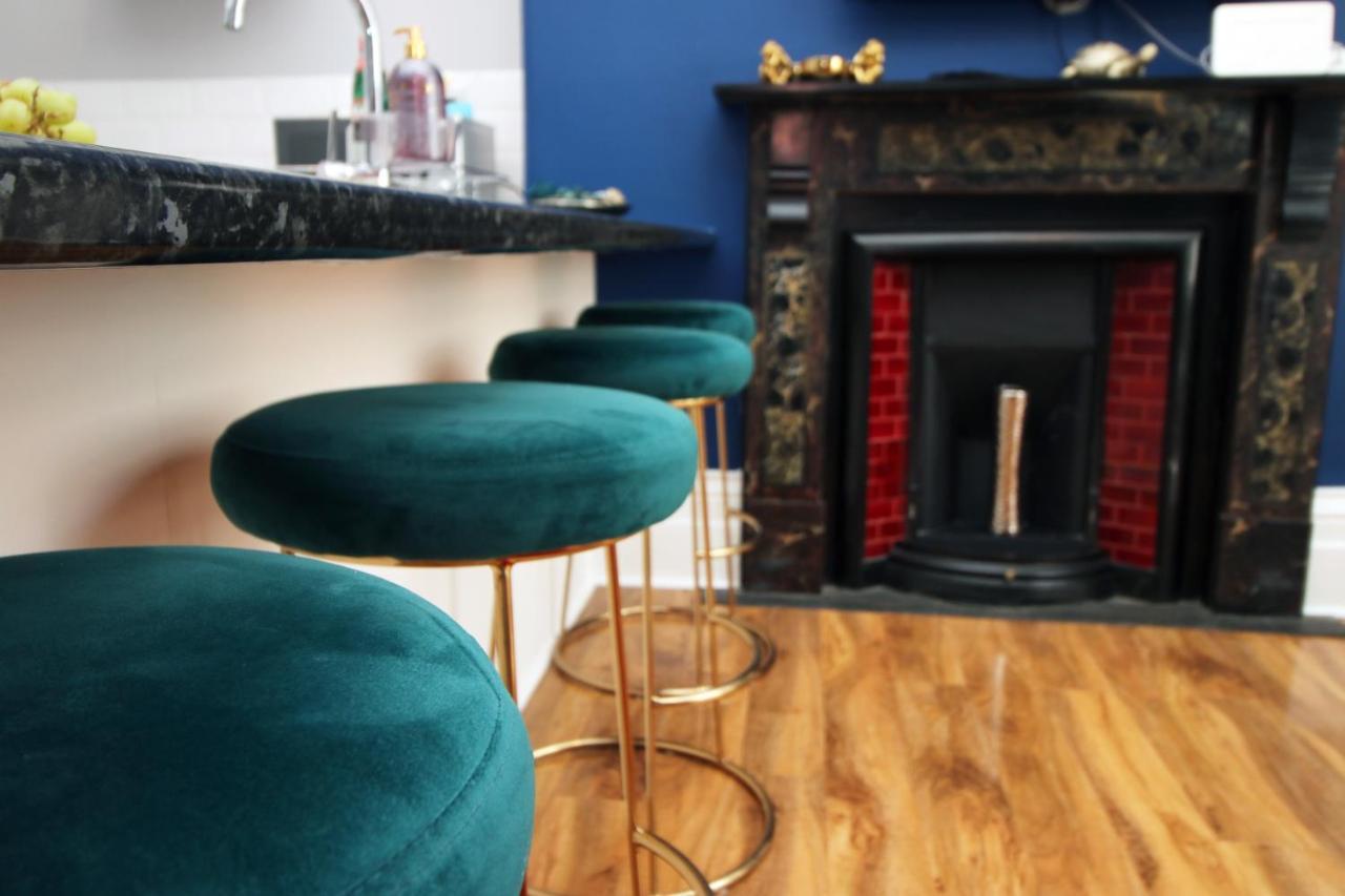 Sleek And Stylish 2 Bed In Clifton - Garden Apartment Bristol Bagian luar foto