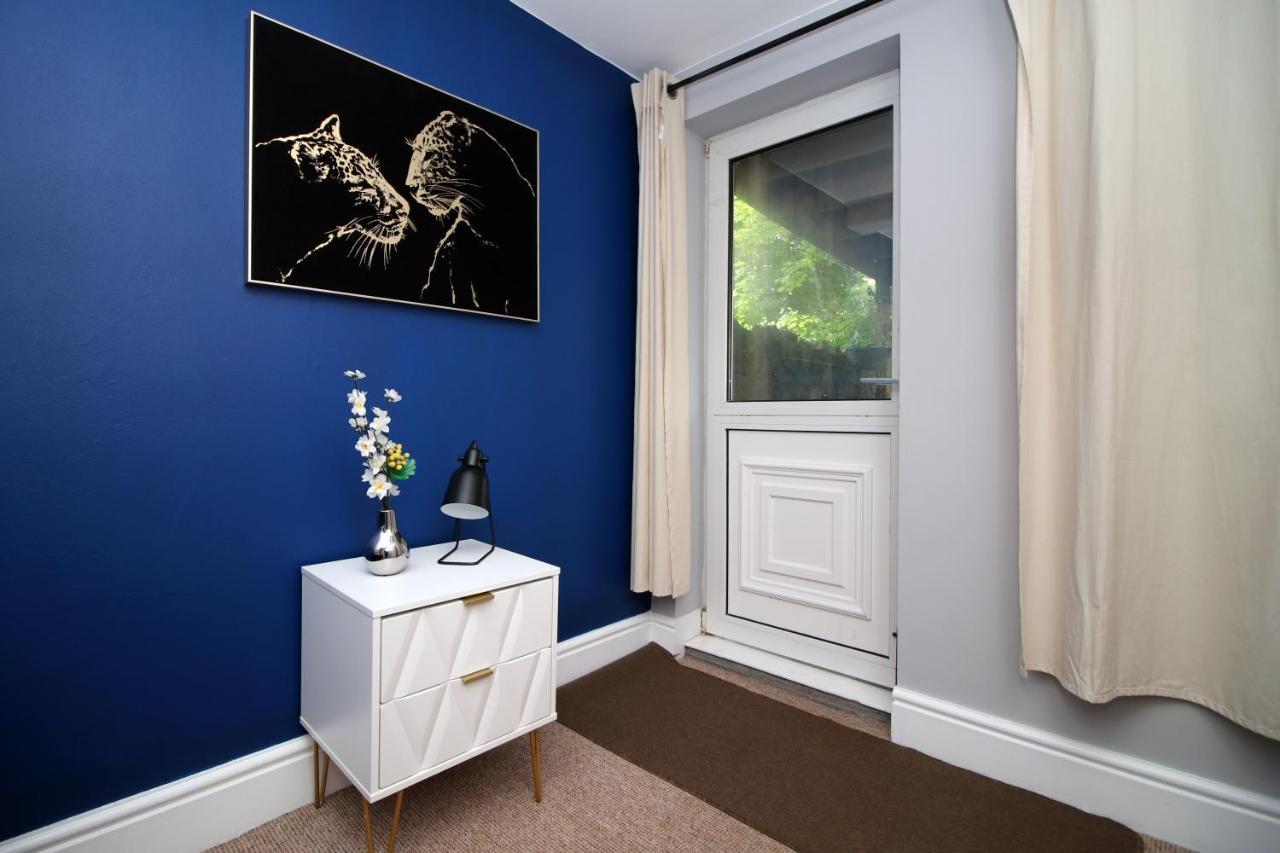 Sleek And Stylish 2 Bed In Clifton - Garden Apartment Bristol Bagian luar foto