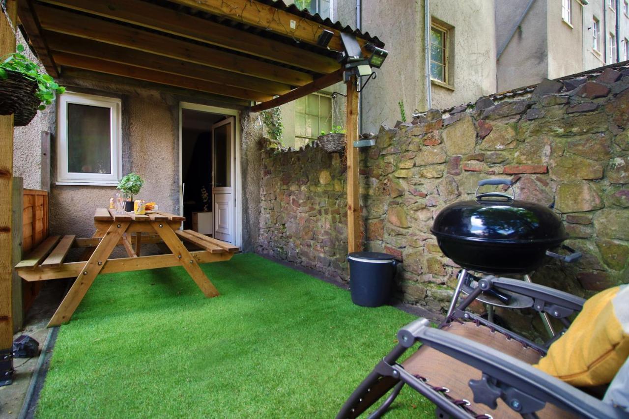Sleek And Stylish 2 Bed In Clifton - Garden Apartment Bristol Bagian luar foto